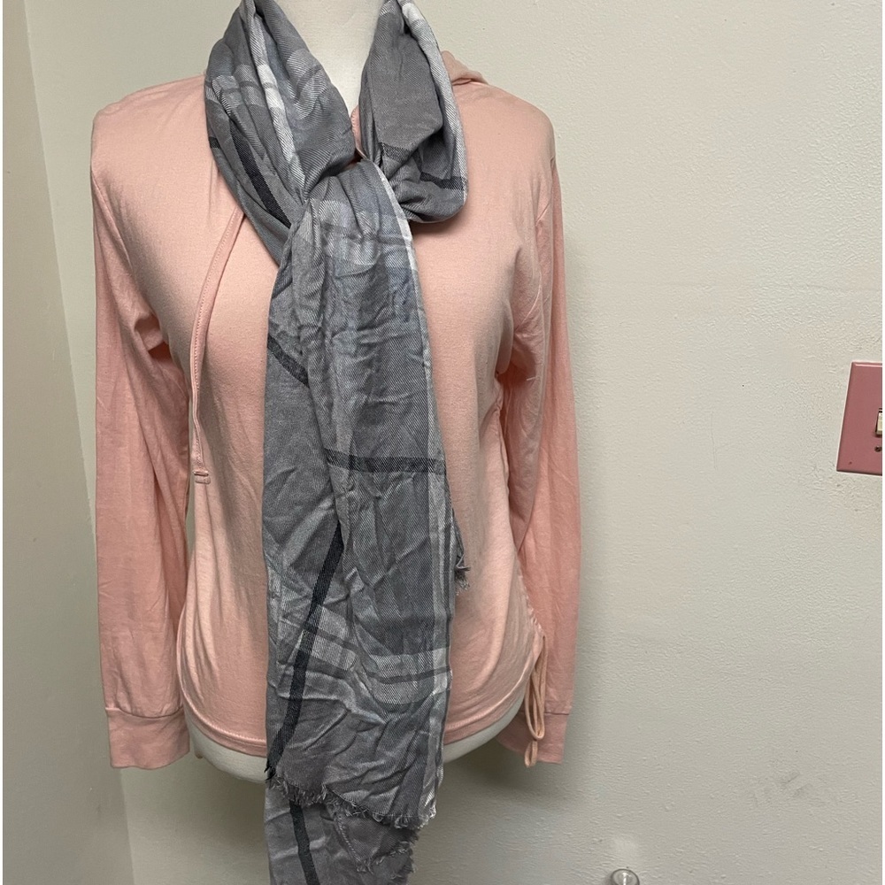 Liz Claiborne scarf